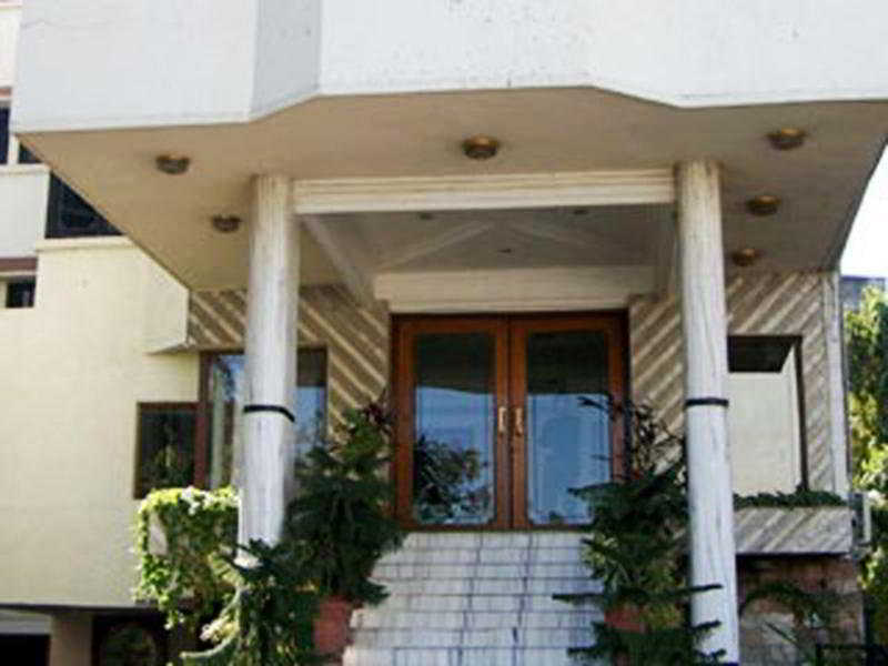 Hotel Chicago Ahmedabad Esterno foto