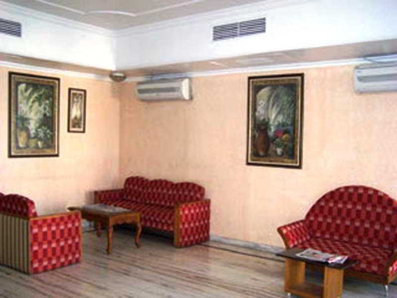 Hotel Chicago Ahmedabad Esterno foto