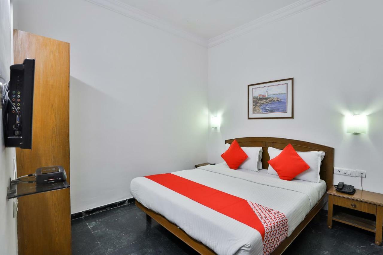 Hotel Chicago Ahmedabad Esterno foto
